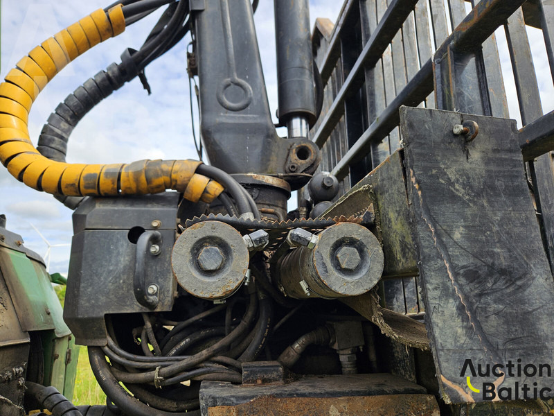 Reboque florestal John Deere 1010 E: foto 18