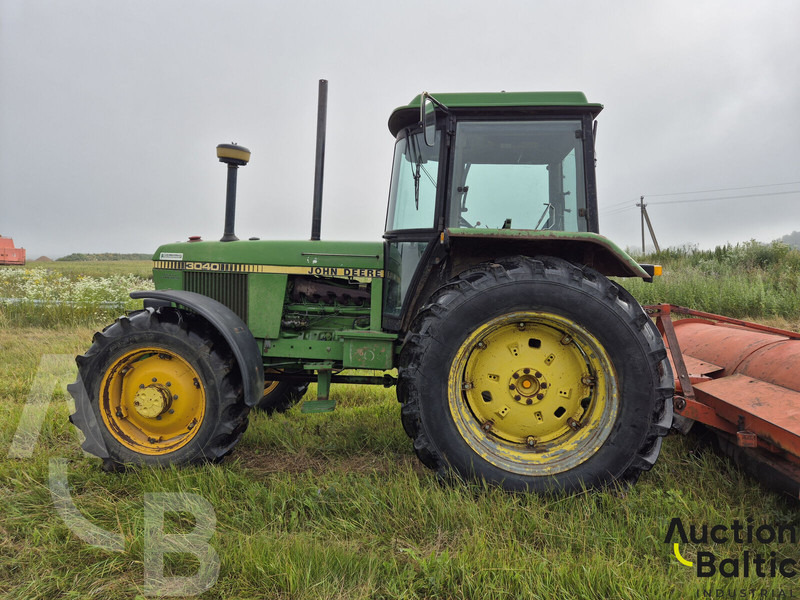 John Deere MFWD - Trator: foto 3 John Deere MFWD - Trator: foto 3