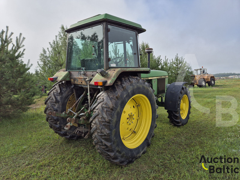 John Deere MFWD - Trator: foto 3 John Deere MFWD - Trator: foto 3