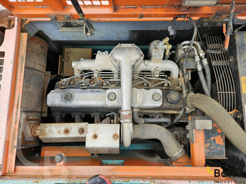 Escavadora de rastos Kobelco SK 235 SR: foto 17
