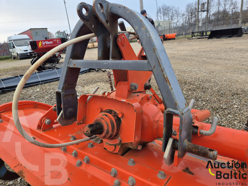 Kubota R 15T - Grade rotativa: foto 5 Kubota R 15T - Grade rotativa: foto 5