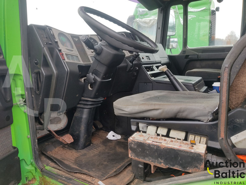 MAN 18.284 - Camião multibenne: foto 5 MAN 18.284 - Camião multibenne: foto 5