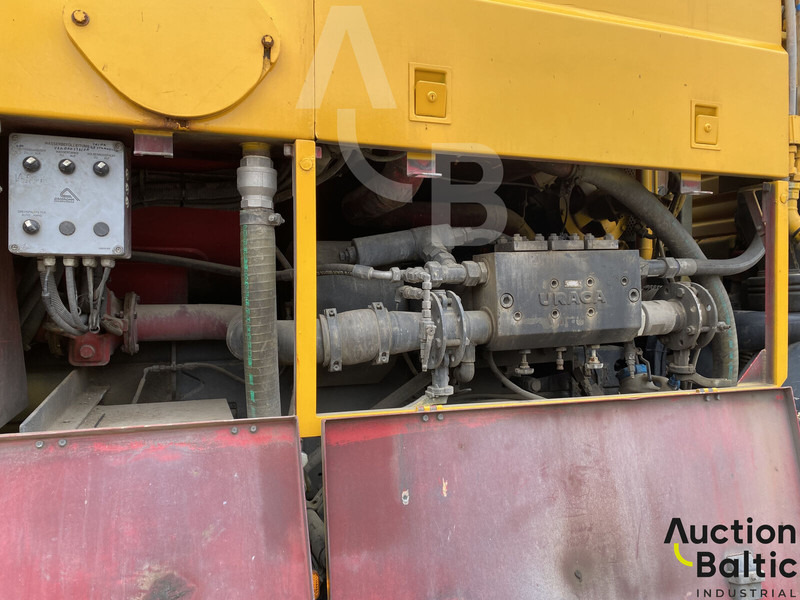 Caminhão limpa fossa MAN T46: foto 9