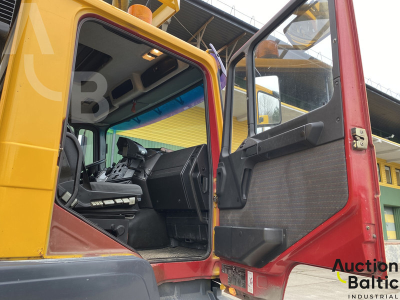 Caminhão limpa fossa MAN T46: foto 7