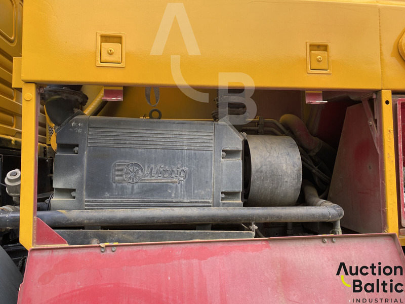 Caminhão limpa fossa MAN T46: foto 12