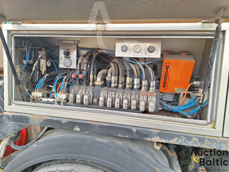 Caminhão limpa fossa MAN TGS200: foto 10