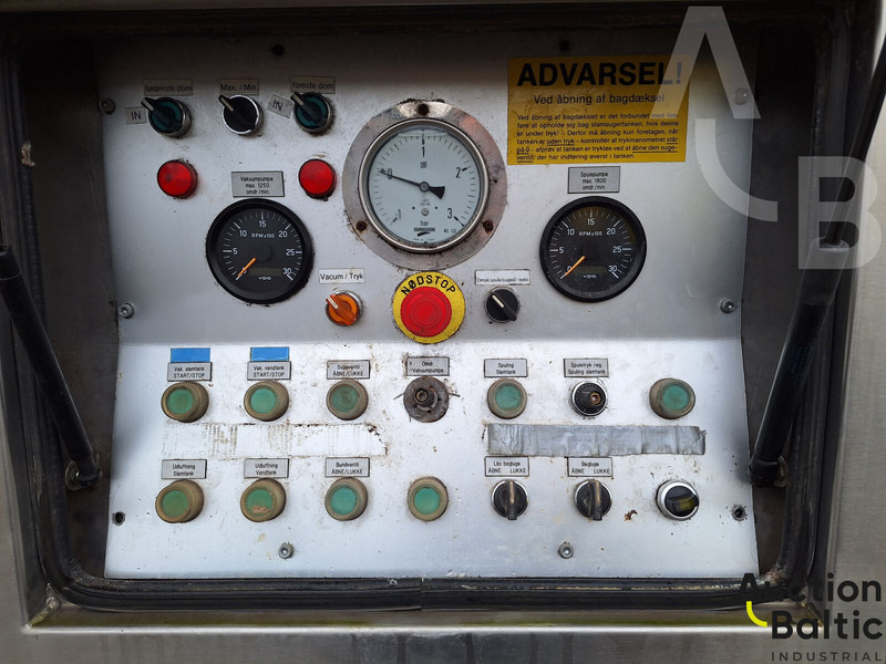 Caminhão limpa fossa MAN TGS200: foto 8