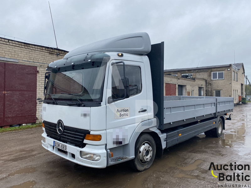 Mercedes-Benz 815 - Camião de caixa aberta/ Plataforma: foto 1 Mercedes-Benz 815 - Camião de caixa aberta/ Plataforma: foto 1