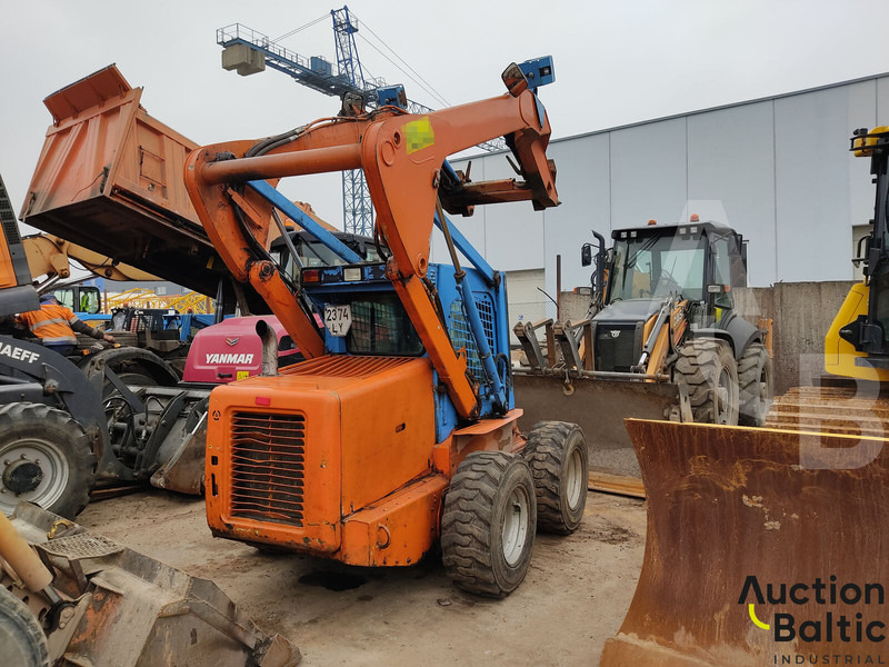 New Holland LS 185 B - Mini pá carregadora: foto 4 New Holland LS 185 B - Mini pá carregadora: foto 4