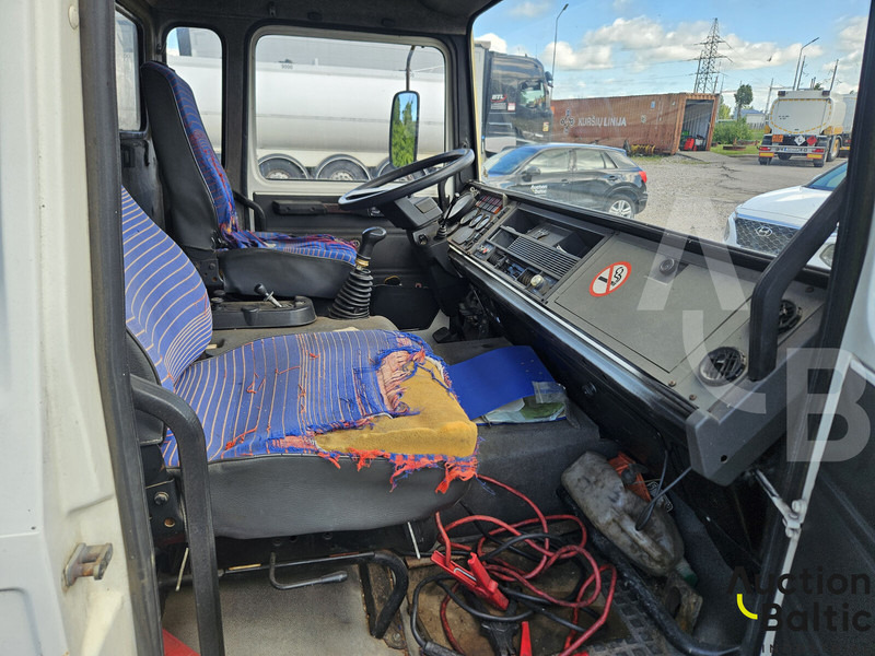 Renault Midliner S 150 - Camião cisterna: foto 5 Renault Midliner S 150 - Camião cisterna: foto 5