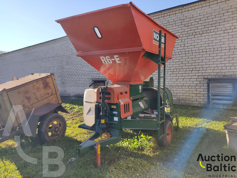 Richiger R6 E - Equipamento de gado: foto 4 Richiger R6 E - Equipamento de gado: foto 4