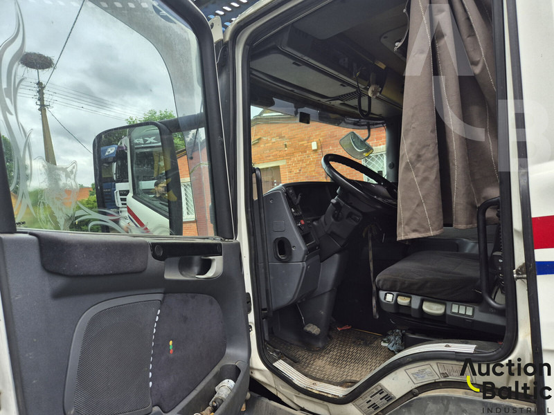 Scania P 380 - Camião transporte de veículos: foto 5 Scania P 380 - Camião transporte de veículos: foto 5