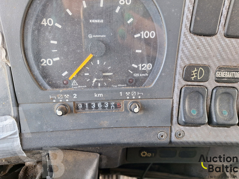 Scania P 93 ML - Camião frigorífico: foto 4 Scania P 93 ML - Camião frigorífico: foto 4