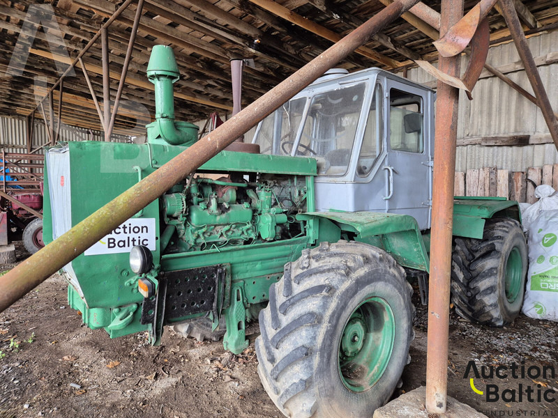 T-150K - Trator: foto 2 T-150K - Trator: foto 2