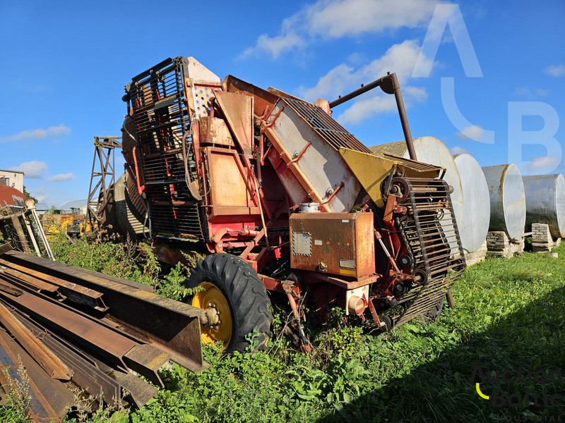 TIM Sugar beet harvester - Ceifeira debulhadora: foto 1 TIM Sugar beet harvester - Ceifeira debulhadora: foto 1