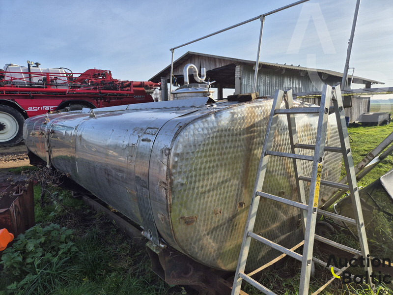 Tank - Camião cisterna: foto 3 Tank - Camião cisterna: foto 3