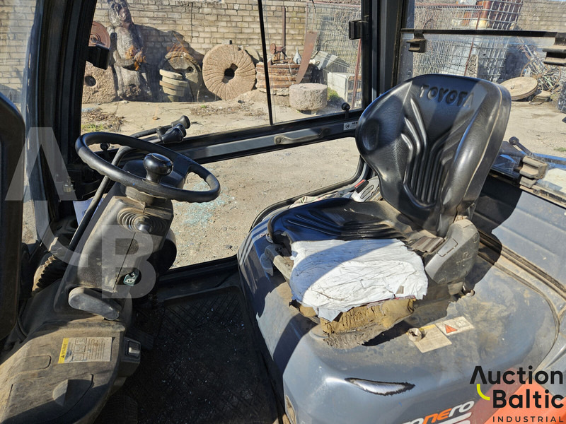 Toyota E 811 - Empilhador a diesel: foto 5 Toyota E 811 - Empilhador a diesel: foto 5