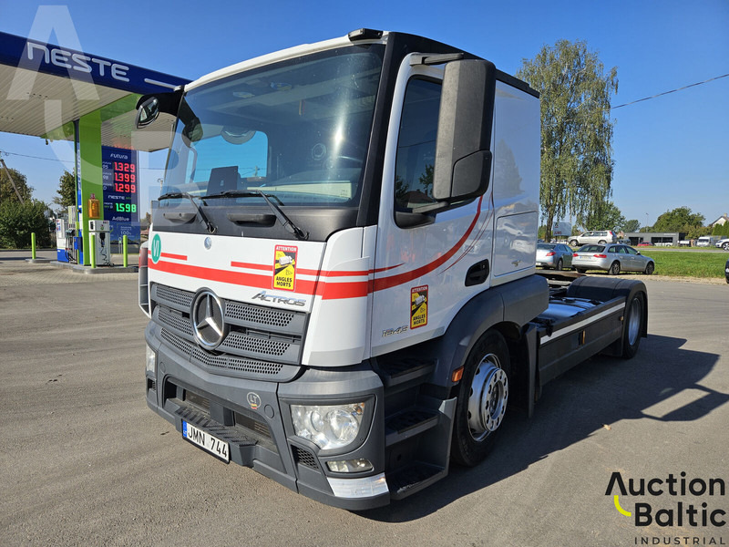 Mercedes-Benz Actros - Tractor: foto 1 Mercedes-Benz Actros - Tractor: foto 1