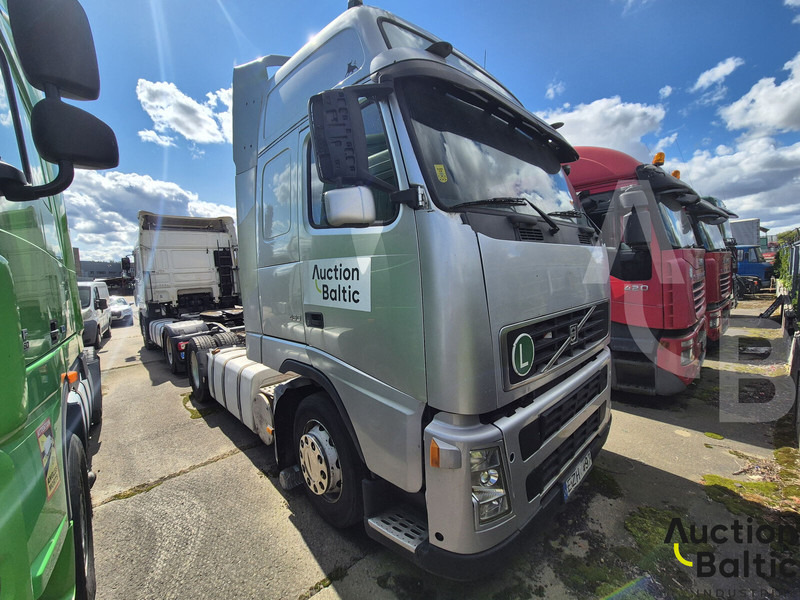 Volvo FH12 - Tractor: foto 2 Volvo FH12 - Tractor: foto 2