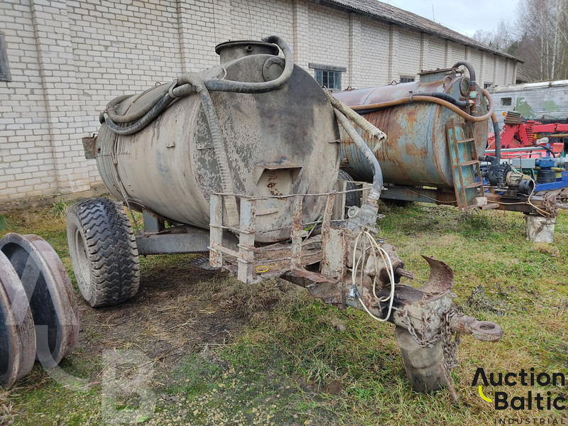 Trailer - tank - Reboque basculante: foto 2 Trailer - tank - Reboque basculante: foto 2