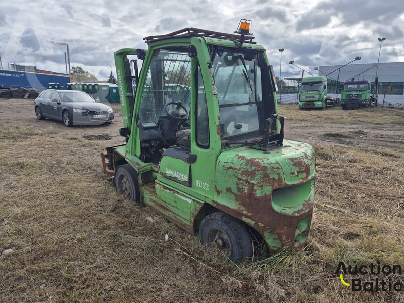 UniCarriers 30 - Empilhador a diesel: foto 5 UniCarriers 30 - Empilhador a diesel: foto 5