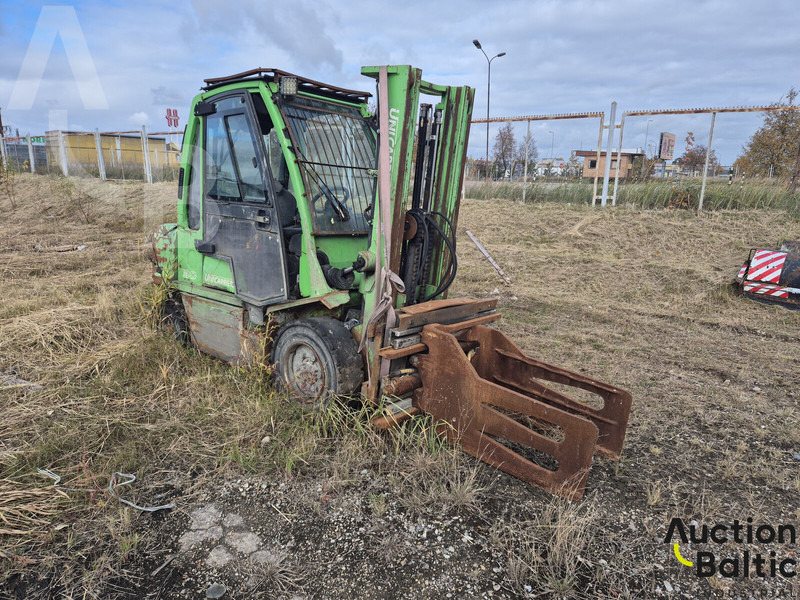 UniCarriers 30 - Empilhador a diesel: foto 2 UniCarriers 30 - Empilhador a diesel: foto 2