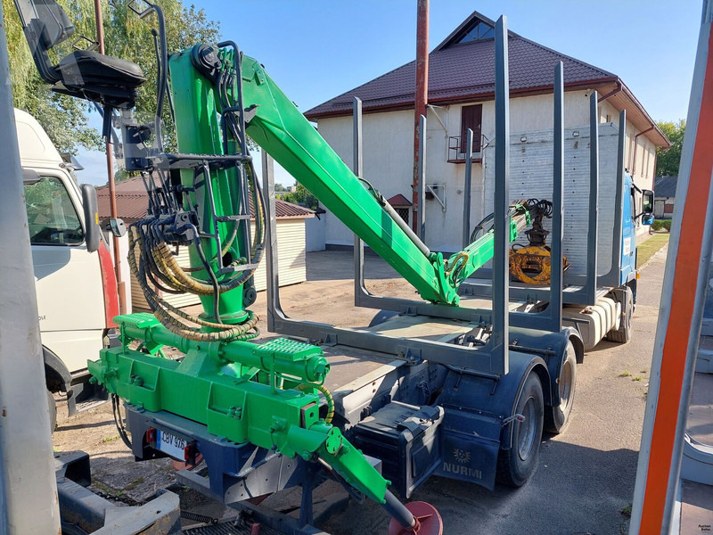 Volvo FH12 - Camião de transporte de madeira: foto 3 Volvo FH12 - Camião de transporte de madeira: foto 3
