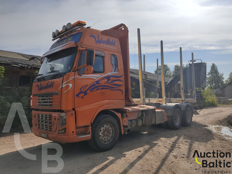 Volvo FH16 - Camião de transporte de madeira, Camião grua: foto 2 Volvo FH16 - Camião de transporte de madeira, Camião grua: foto 2