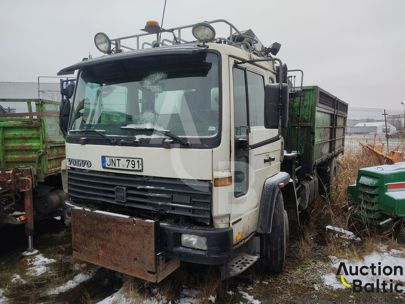 Volvo FL618 - Camião basculante, Camião grua: foto 1 Volvo FL618 - Camião basculante, Camião grua: foto 1