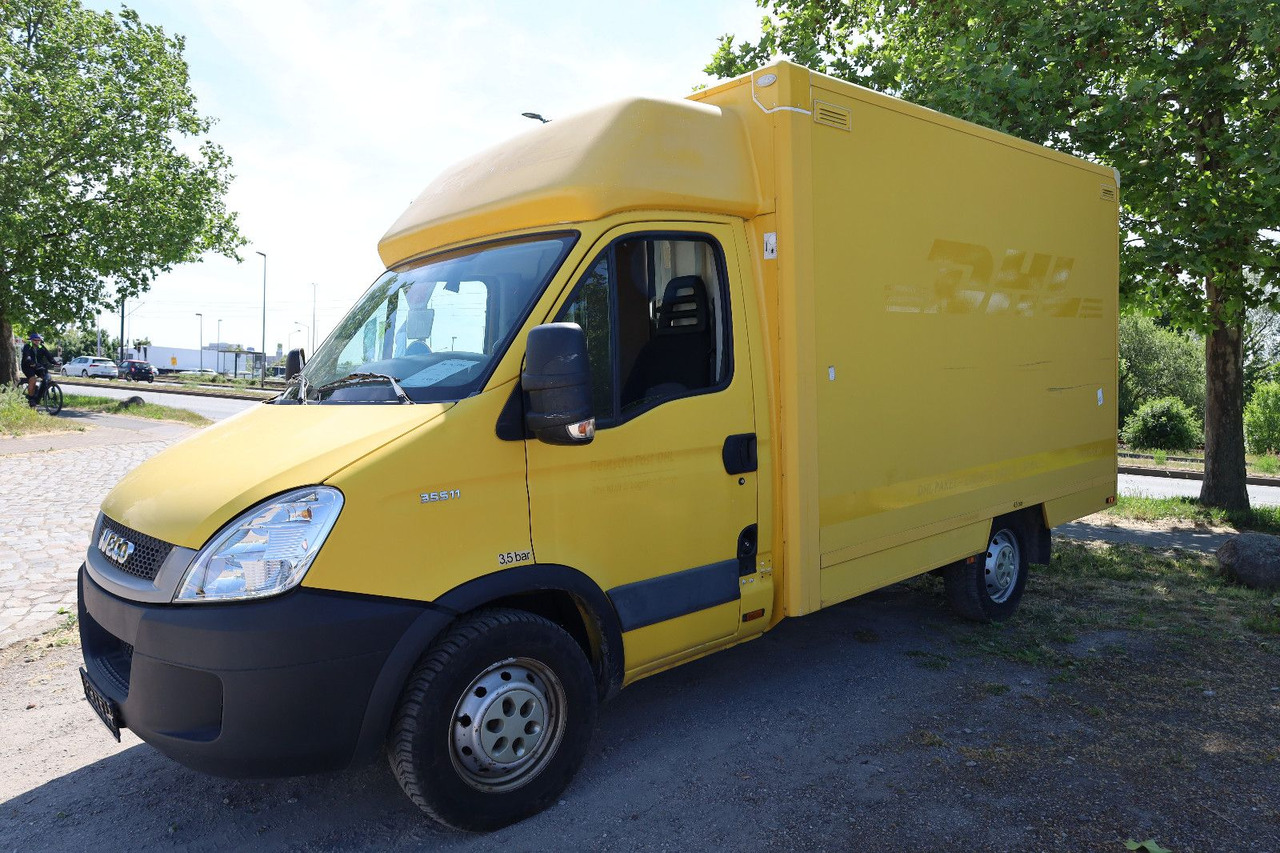 Iveco Daily/ Regalsystem/Luftfeder/KURZ - Carrinha de contentor: foto 2 Iveco Daily/ Regalsystem/Luftfeder/KURZ - Carrinha de contentor: foto 2