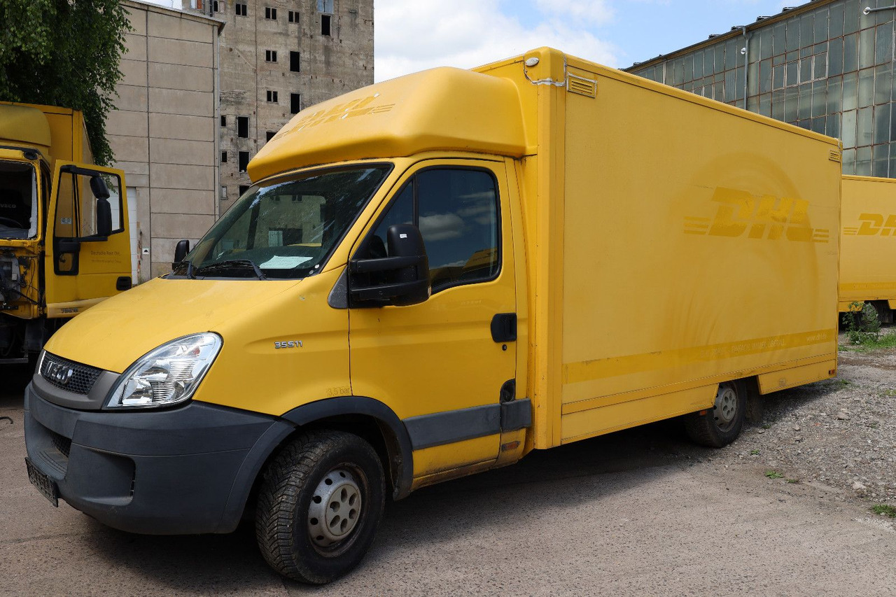 Iveco Daily/ Regalsystem/Luftfeder/Motorschaden - Carrinha de contentor: foto 1 Iveco Daily/ Regalsystem/Luftfeder/Motorschaden - Carrinha de contentor: foto 1