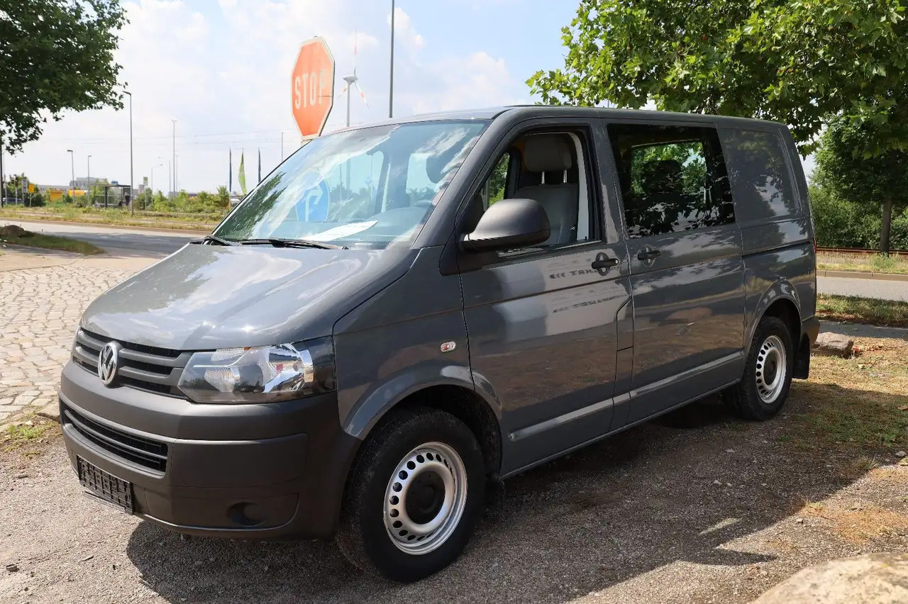 Volkswagen T5 Transporter Kasten-Kombi 2.0 TDI/EU5/5-Sitze - Automóvel: foto 1 Volkswagen T5 Transporter Kasten-Kombi 2.0 TDI/EU5/5-Sitze - Automóvel: foto 1