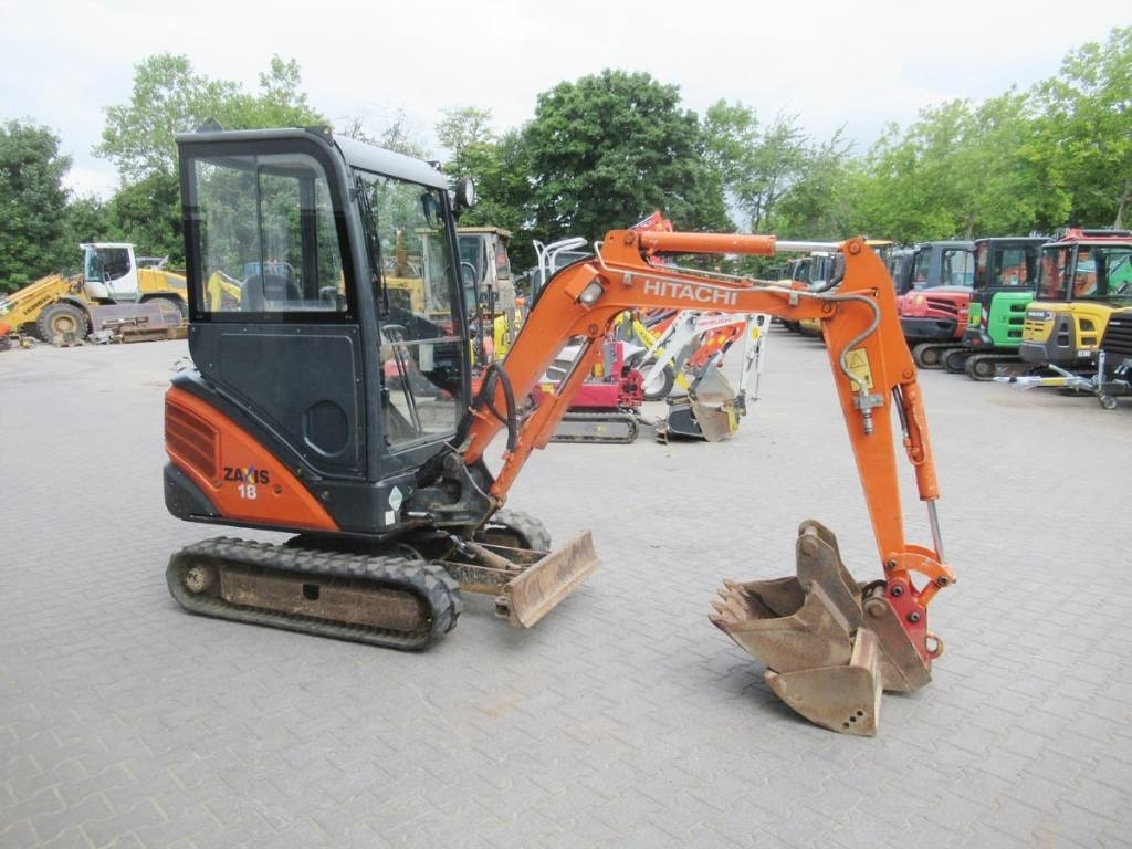 Hitachi ZX 18-3 CLR - Mini escavadeira: foto 2 Hitachi ZX 18-3 CLR - Mini escavadeira: foto 2