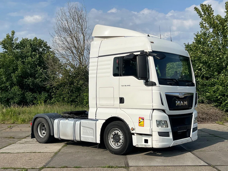 MAN TGX 18.440 Retarder***2xdieseltanks***TGX 18.440 2017*** - Tractor: foto 1 MAN TGX 18.440 Retarder***2xdieseltanks***TGX 18.440 2017*** - Tractor: foto 1