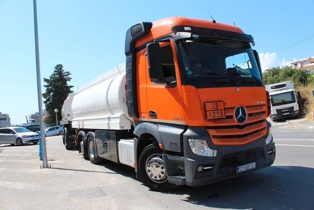 Mercedes-Benz Actros 2548 6x2/4 - Camião cisterna: foto 2 Mercedes-Benz Actros 2548 6x2/4 - Camião cisterna: foto 2