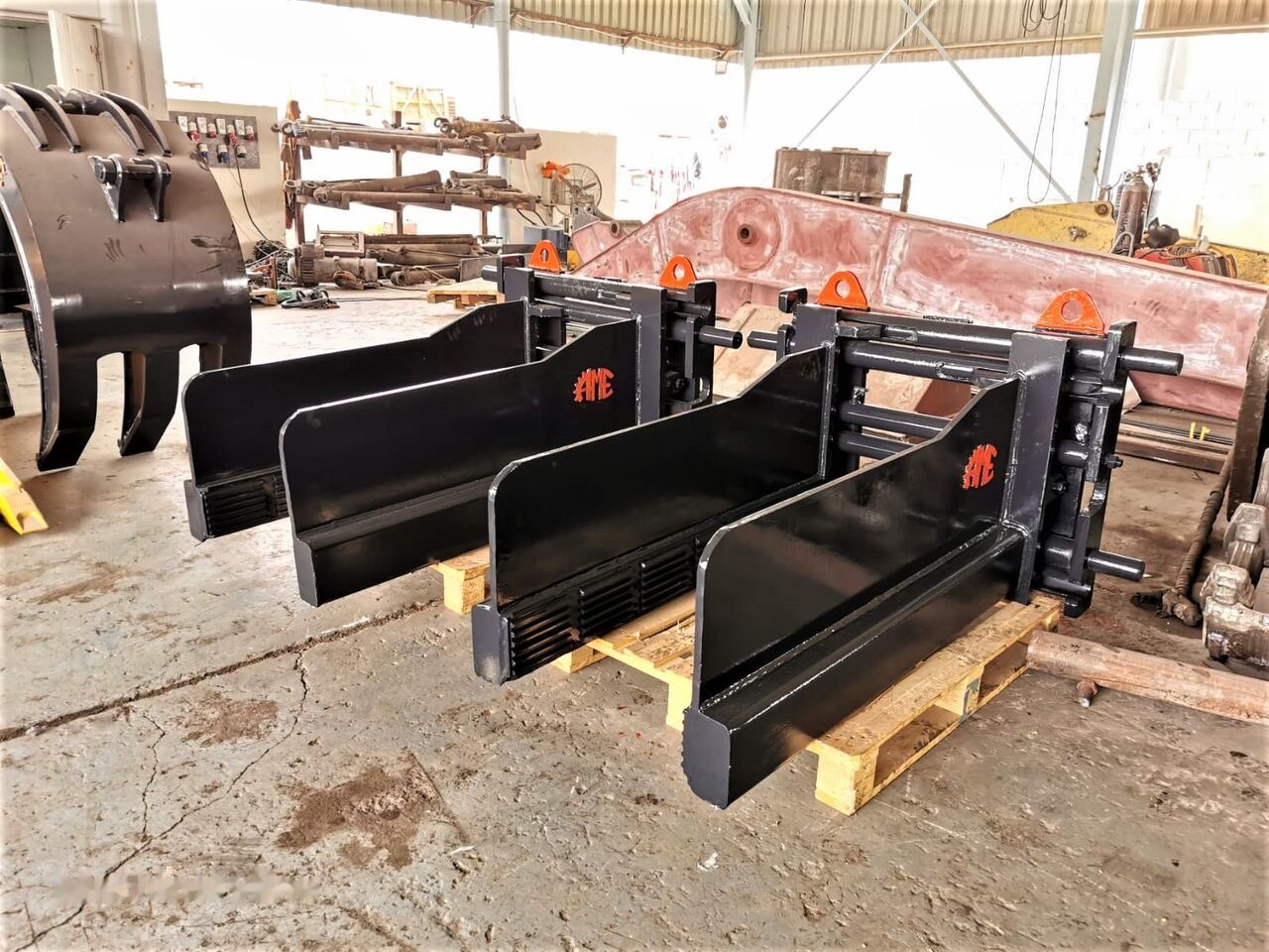 AME Bale Clamp - Grampo para Empilhador: foto 2 AME Bale Clamp - Grampo para Empilhador: foto 2