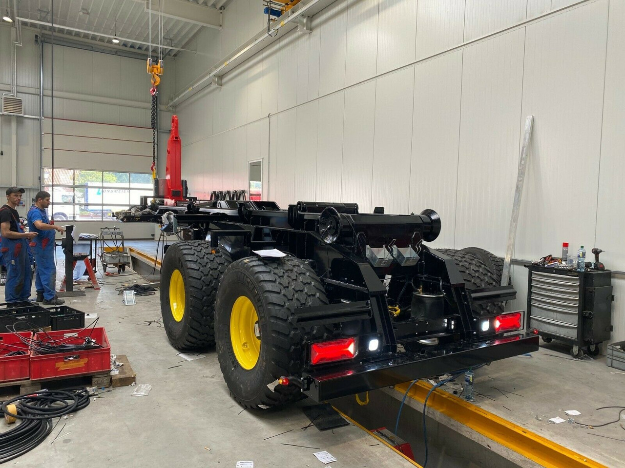 Auflieger Abrollkipper Hakenlift Agrarausführung - Semi-reboque transportador de contêineres/ Caixa móvel: foto 4 Auflieger Abrollkipper Hakenlift Agrarausführung - Semi-reboque transportador de contêineres/ Caixa móvel: foto 4