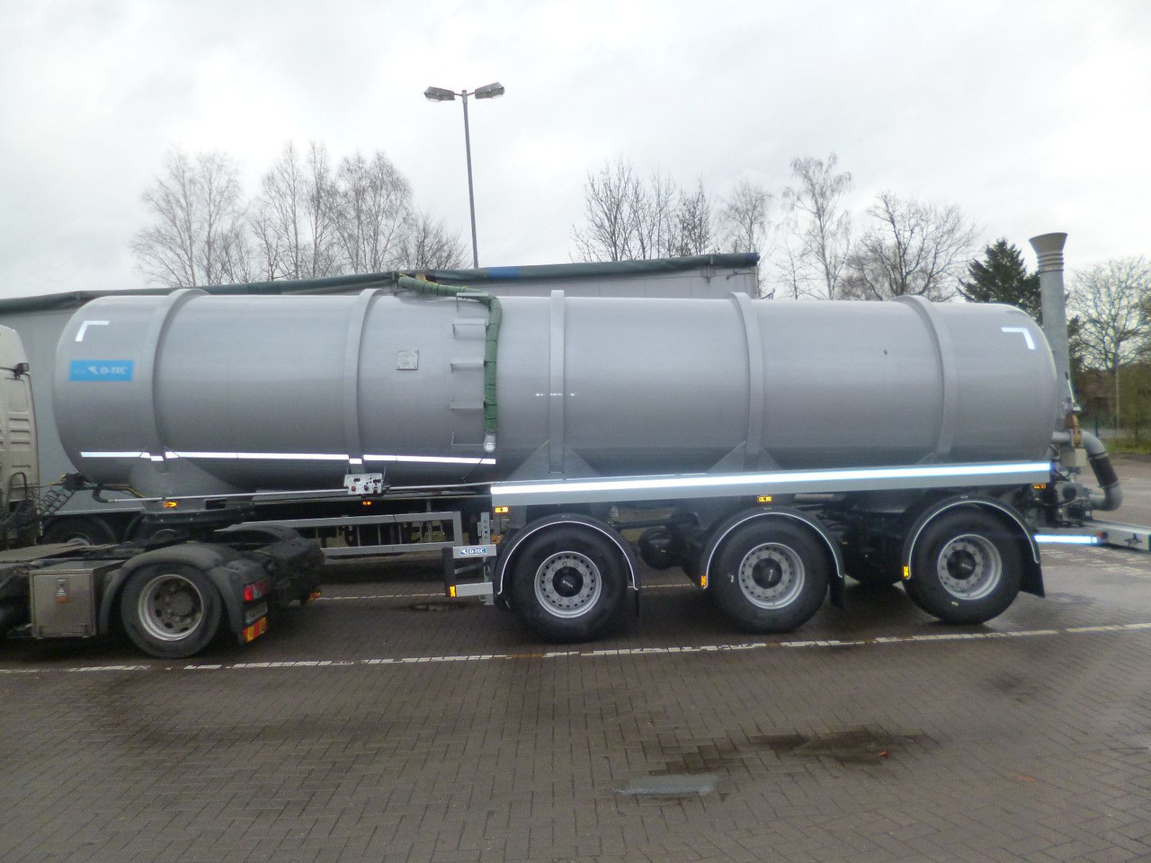 D-TEC TANKTRAILER FV2011-20-R295 D-TEC Gülletanker FV2011 Zwangslenkung - Semi-reboque cisterna: foto 5 D-TEC TANKTRAILER FV2011-20-R295 D-TEC Gülletanker FV2011 Zwangslenkung - Semi-reboque cisterna: foto 5