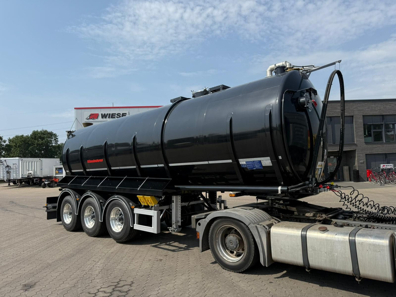 Kässbohrer K.STN L 30 Edelstahl Tanker Gülle Naturabfall - Semi-reboque cisterna: foto 3 Kässbohrer K.STN L 30 Edelstahl Tanker Gülle Naturabfall - Semi-reboque cisterna: foto 3