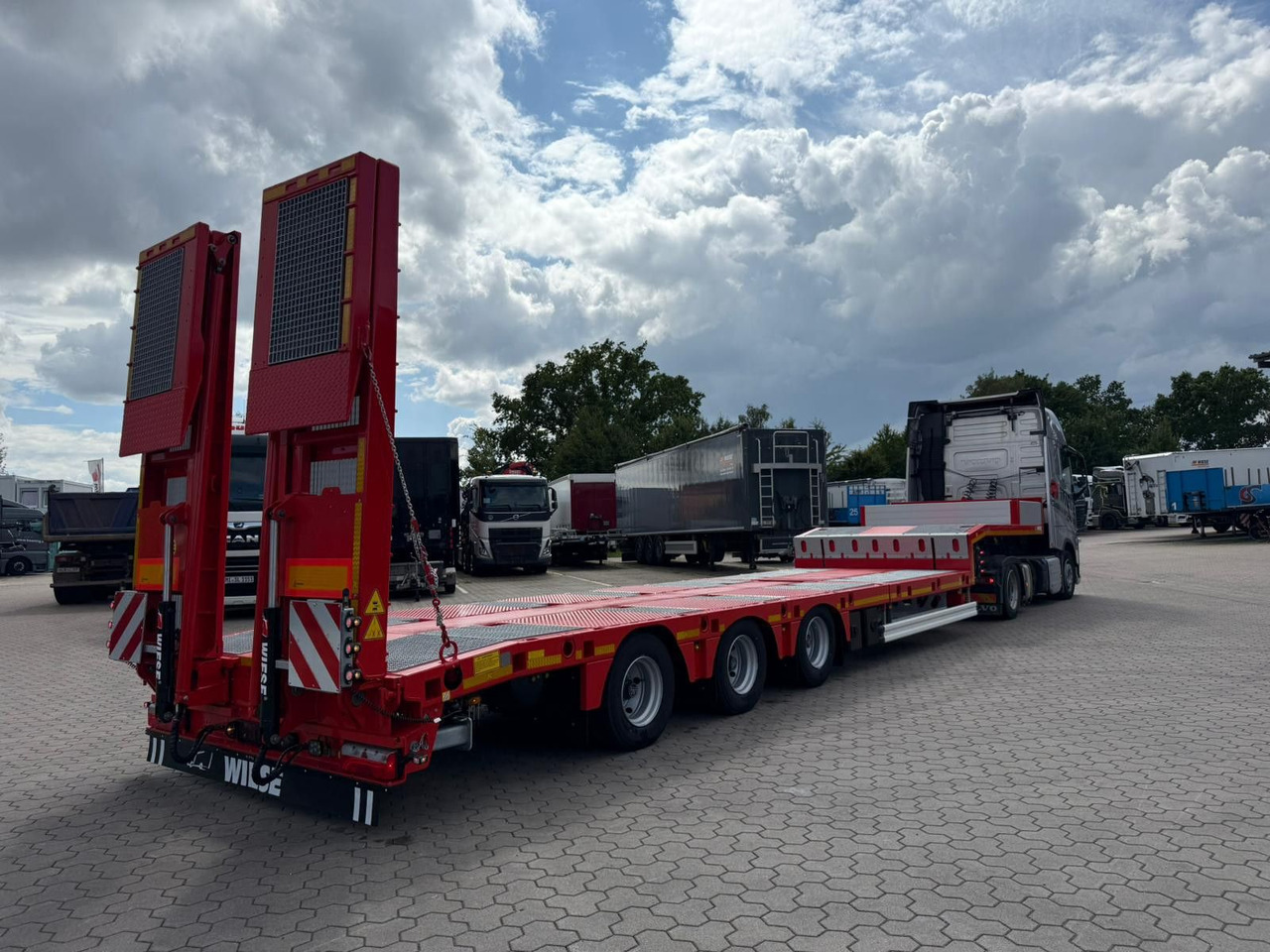 Kässbohrer SLS.HS Tieflader mit hydr. Schwanenhals Kässbohrer SLS.HS Tieflader mit hydr. Schwanenhals - Semi-reboque baixa: foto 4 Kässbohrer SLS.HS Tieflader mit hydr. Schwanenhals Kässbohrer SLS.HS Tieflader mit hydr. Schwanenhals - Semi-reboque baixa: foto 4