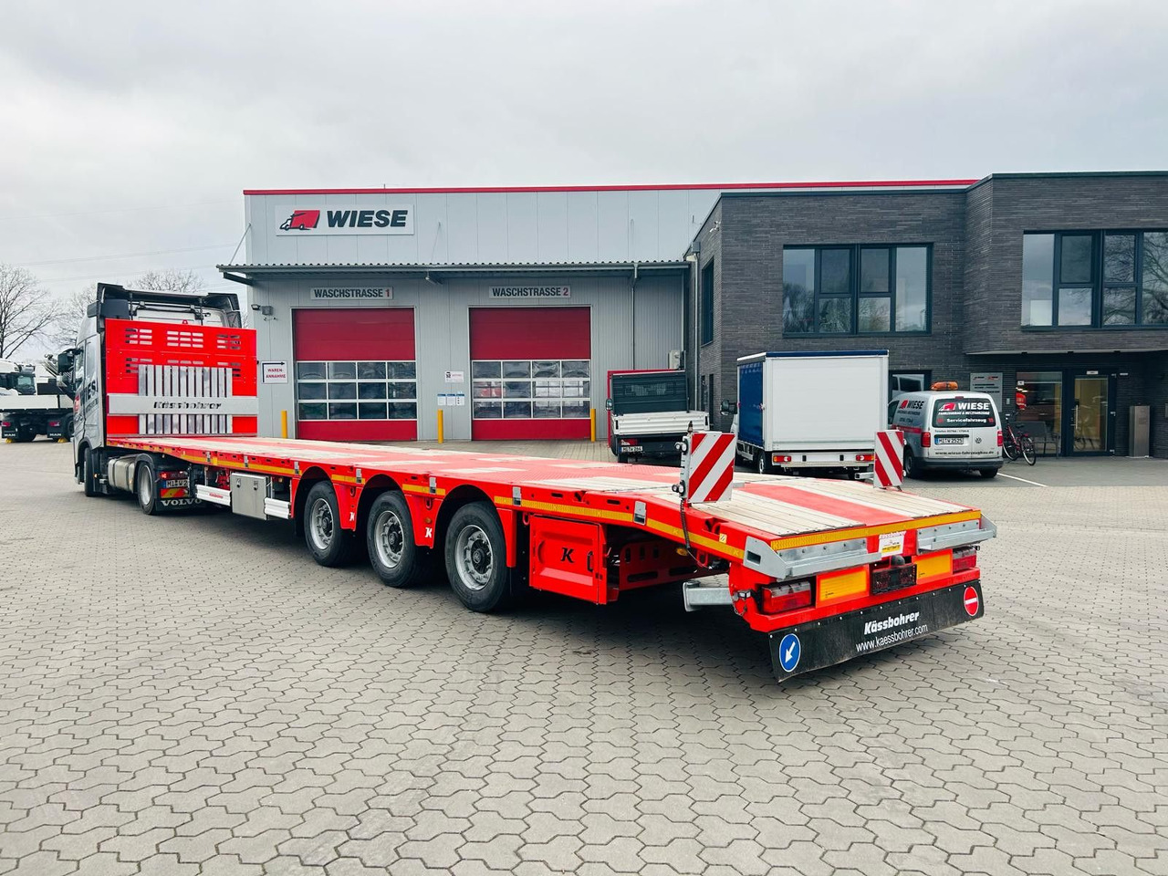 Kässbohrer SPS Mega Schwerlast Plattform Lenkachse - Semi-reboque plataforma/ Caixa aberta: foto 1 Kässbohrer SPS Mega Schwerlast Plattform Lenkachse - Semi-reboque plataforma/ Caixa aberta: foto 1