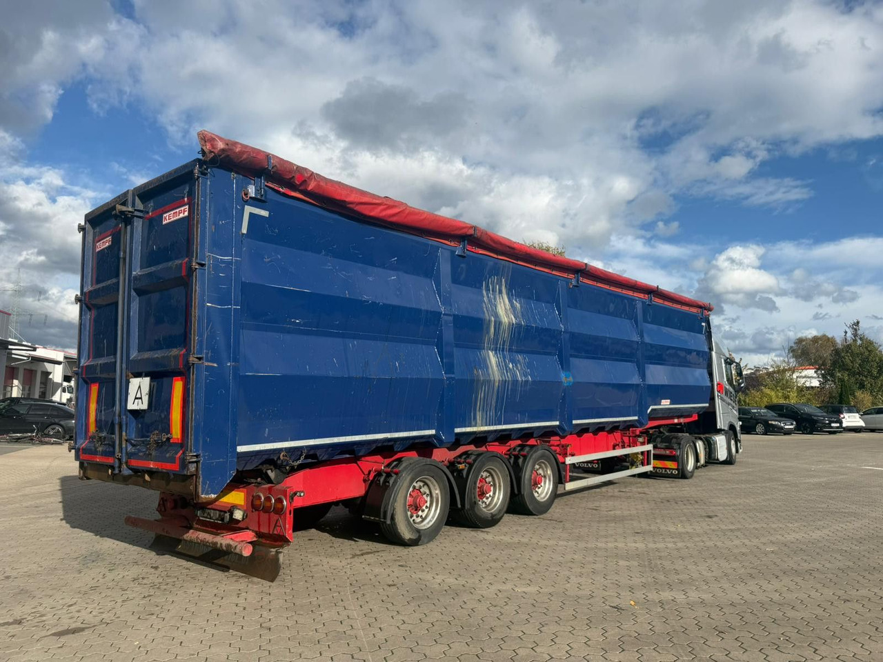 Kempf SKM 35/3 Großraummulde für Schrott 85m³ - Semi-reboque basculante: foto 3 Kempf SKM 35/3 Großraummulde für Schrott 85m³ - Semi-reboque basculante: foto 3