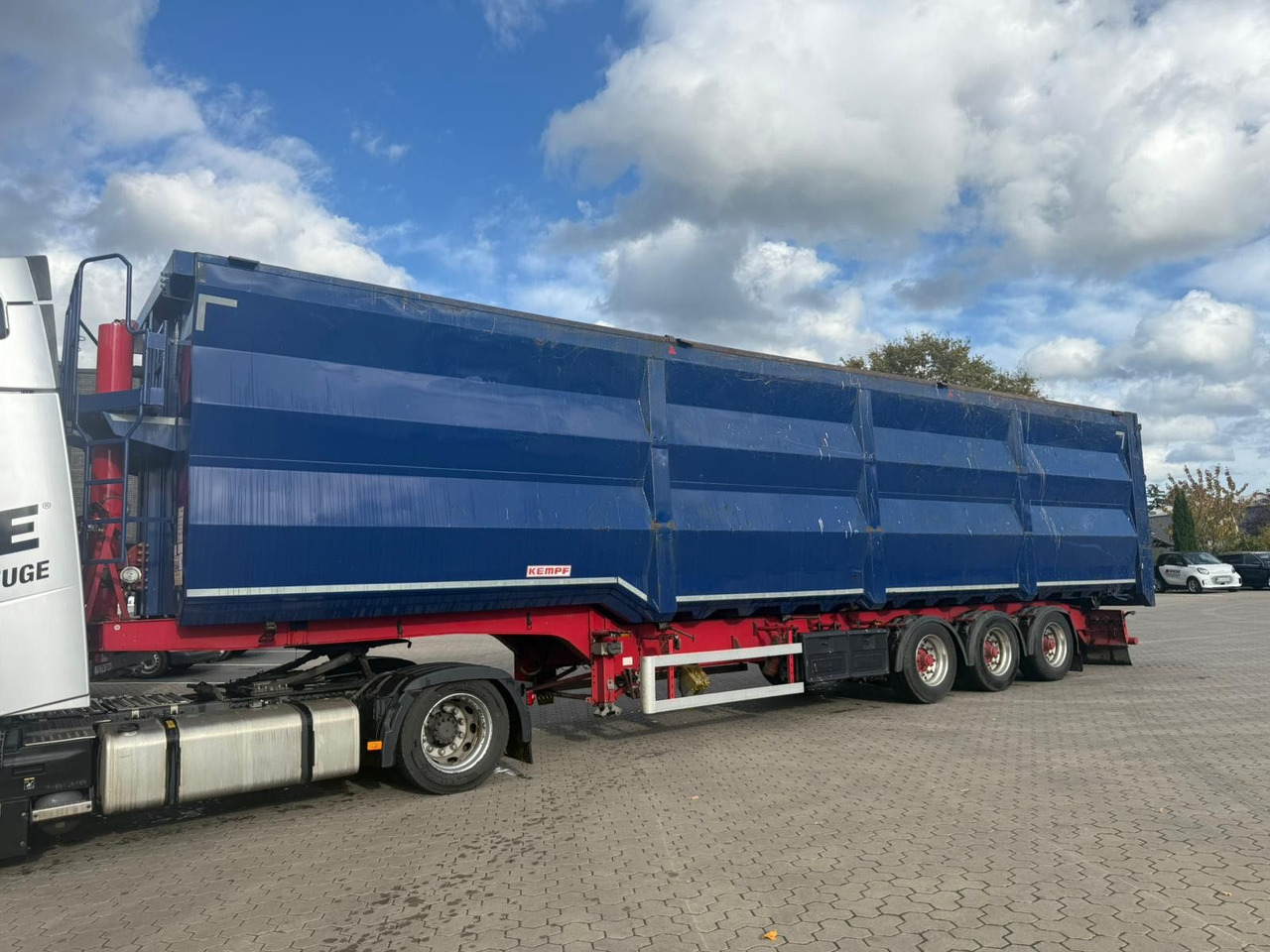 Kempf SKM 35/3 Großraummulde für Schrott 85m³ - Semi-reboque basculante: foto 2 Kempf SKM 35/3 Großraummulde für Schrott 85m³ - Semi-reboque basculante: foto 2