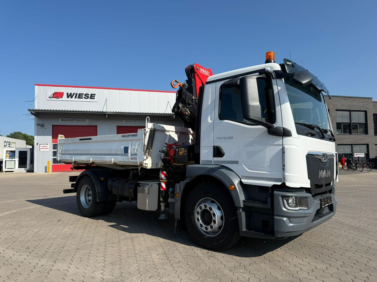 MAN TGM 18.320 4x2 BB Kran Fassi F135 Kipper Meiller - Camião grua: foto 5 MAN TGM 18.320 4x2 BB Kran Fassi F135 Kipper Meiller - Camião grua: foto 5