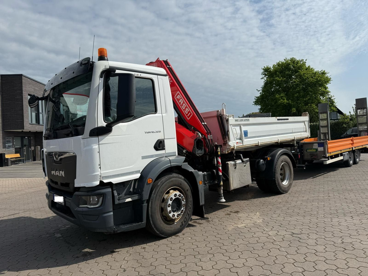 MAN TGM 18.320 4x2 BB mit Fassi F135 Kipper Kran - Camião basculante, Camião grua: foto 2 MAN TGM 18.320 4x2 BB mit Fassi F135 Kipper Kran - Camião basculante, Camião grua: foto 2