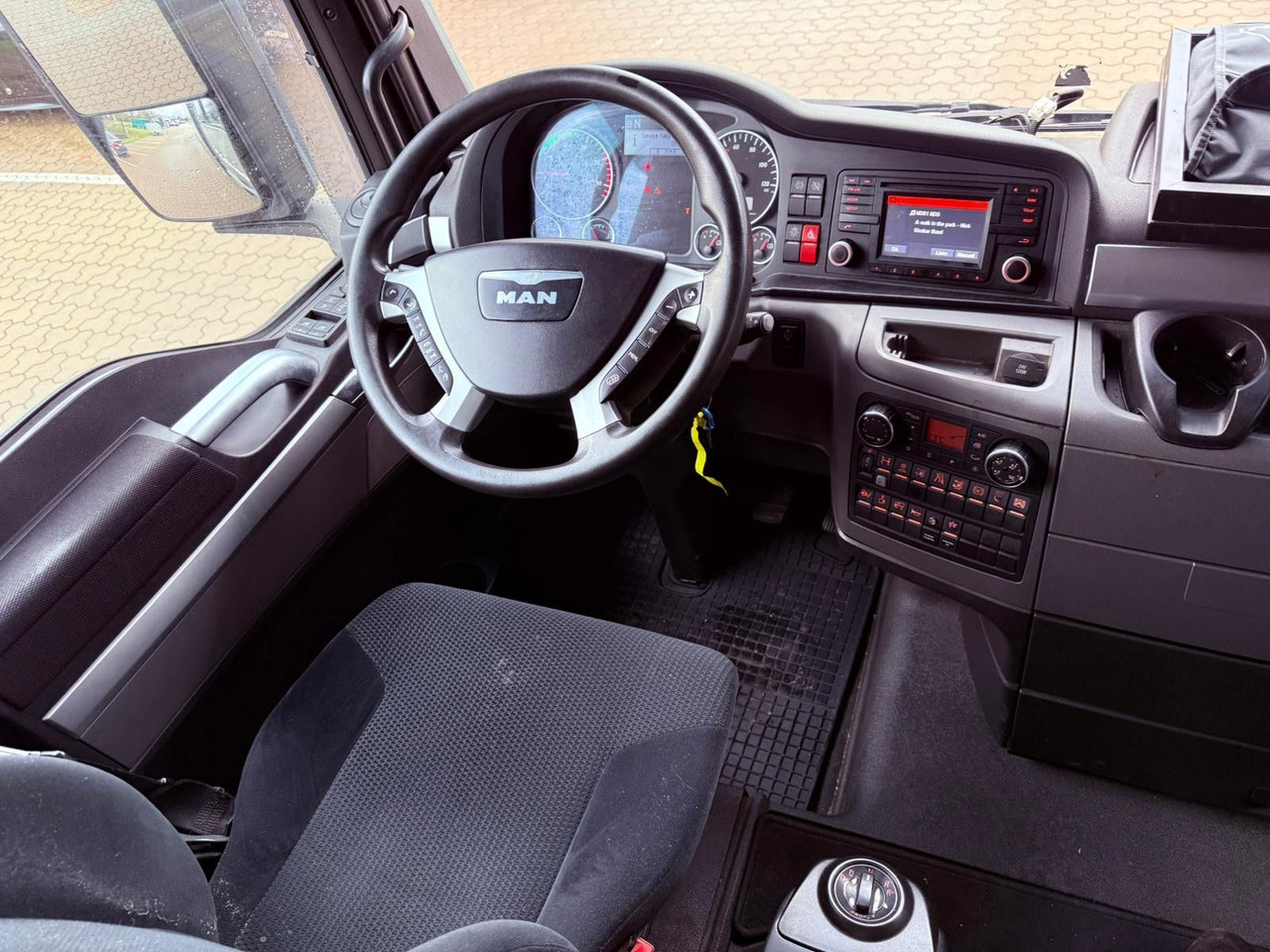 Camião de lona MAN TGX 18.440 LL Volumen LKW mit Staplerhalterung MAN TGX 18.440 LL Volumen LKW mit Staplerhalterung: foto 6 Camião de lona MAN TGX 18.440 LL Volumen LKW mit Staplerhalterung MAN TGX 18.440 LL Volumen LKW mit Staplerhalterung: foto 6