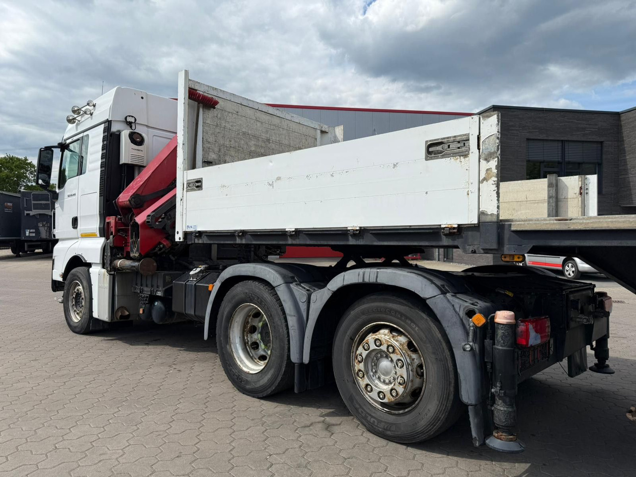 MAN TGX 26.440 6x2 mit HMF 3000-5 Kran - Camião grua: foto 5 MAN TGX 26.440 6x2 mit HMF 3000-5 Kran - Camião grua: foto 5