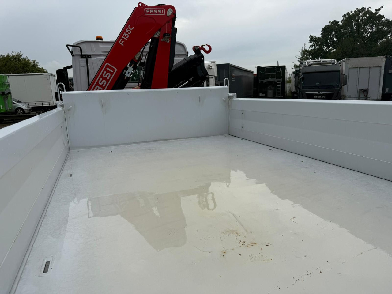 Camião basculante, Camião grua Mercedes-Benz Arocs 1835 4x4 Allrad Fassi F135 Kran Kipper: foto 9