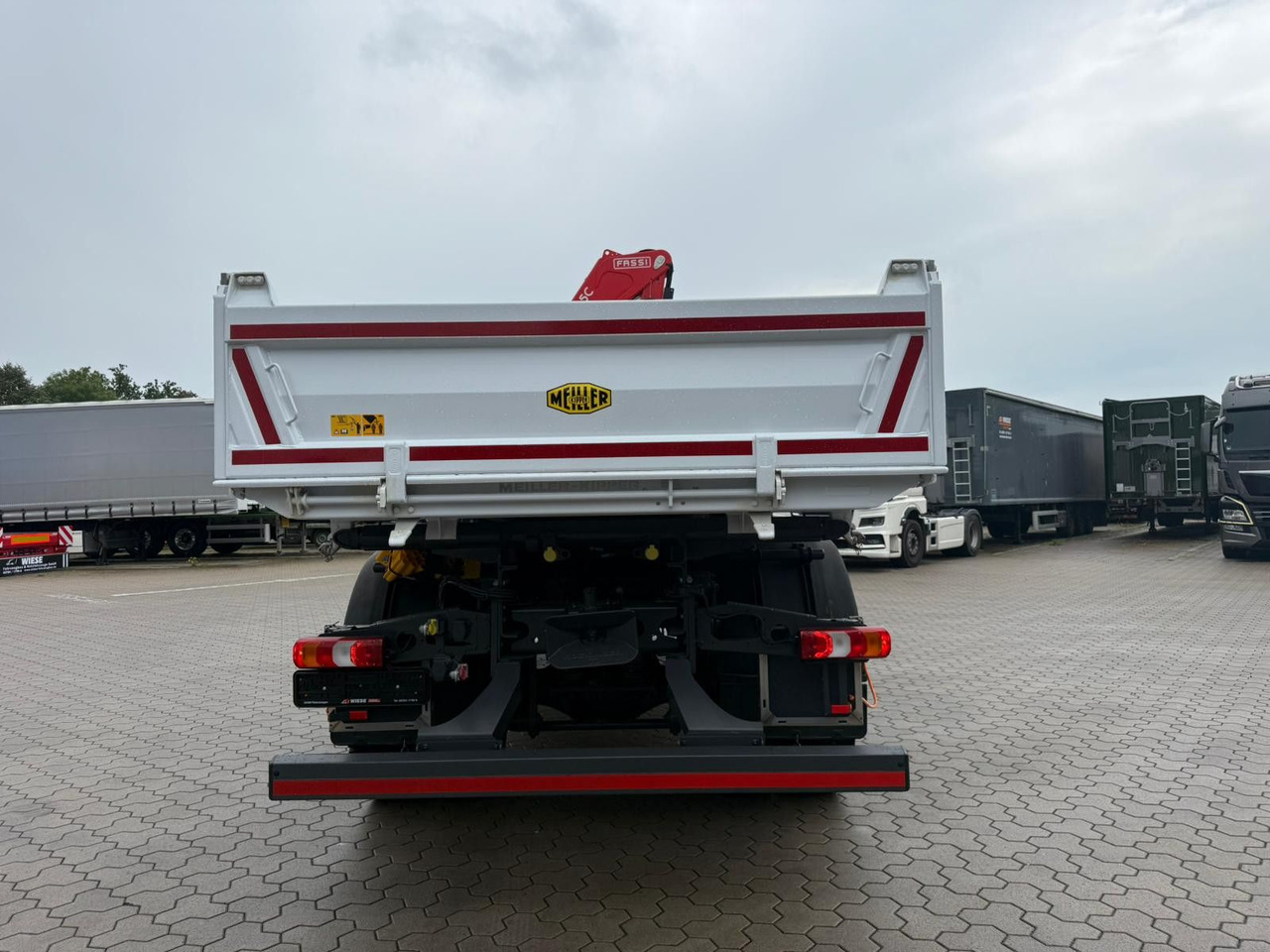 Mercedes-Benz Arocs 1835 4x4 Allrad Fassi F135 Kran Kipper - Camião basculante, Camião grua: foto 5 Mercedes-Benz Arocs 1835 4x4 Allrad Fassi F135 Kran Kipper - Camião basculante, Camião grua: foto 5