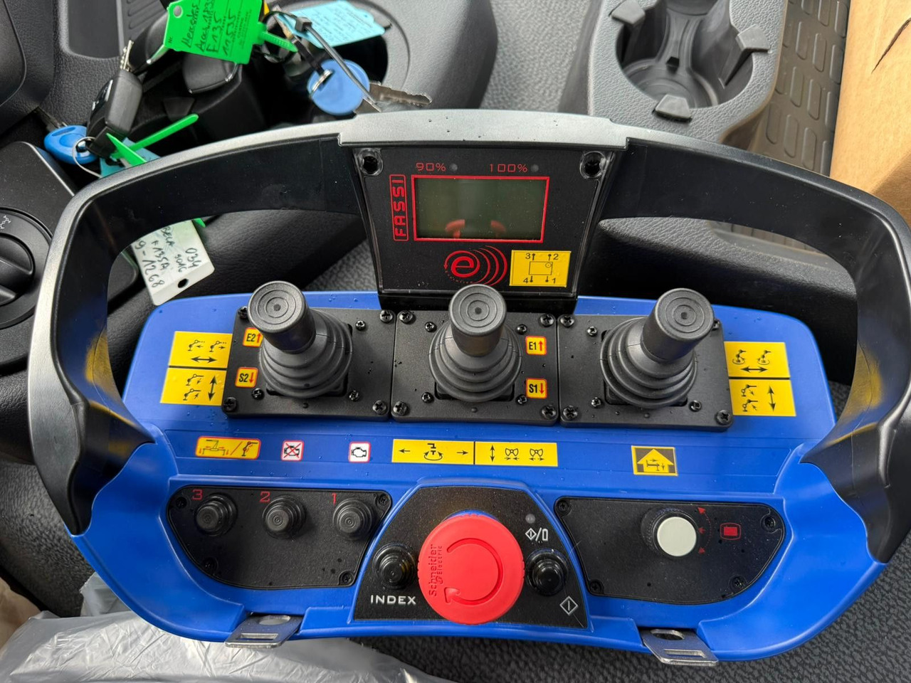 Camião basculante, Camião grua Mercedes-Benz Arocs 1835 4x4 Allrad Fassi F135 Kran Kipper: foto 15